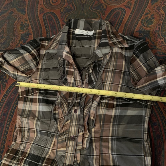 Ladies woven Dressy Plaid Blouse - Picture 7 of 8